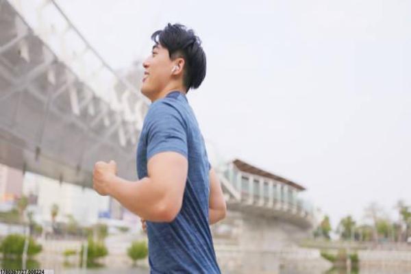 儿童从小学习哪些体育活动更受益？(图1)